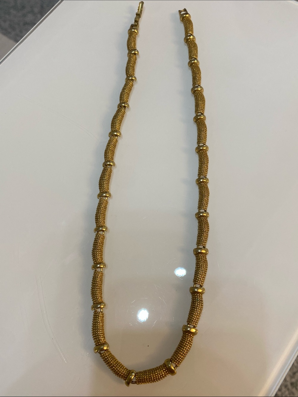 Avon vintage gold tone necklace